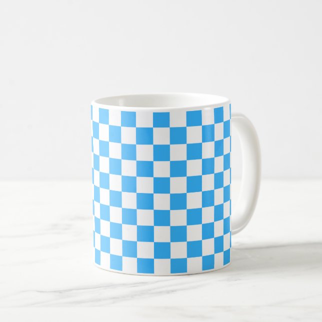 Klassisches hellblaues Schachbrettmuster  Kaffeetasse (VorderseiteRechts)