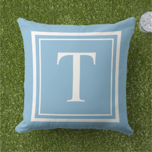 Klassisches Himmelblau-Weiß-Quadratrahmen-Monogram Kissen