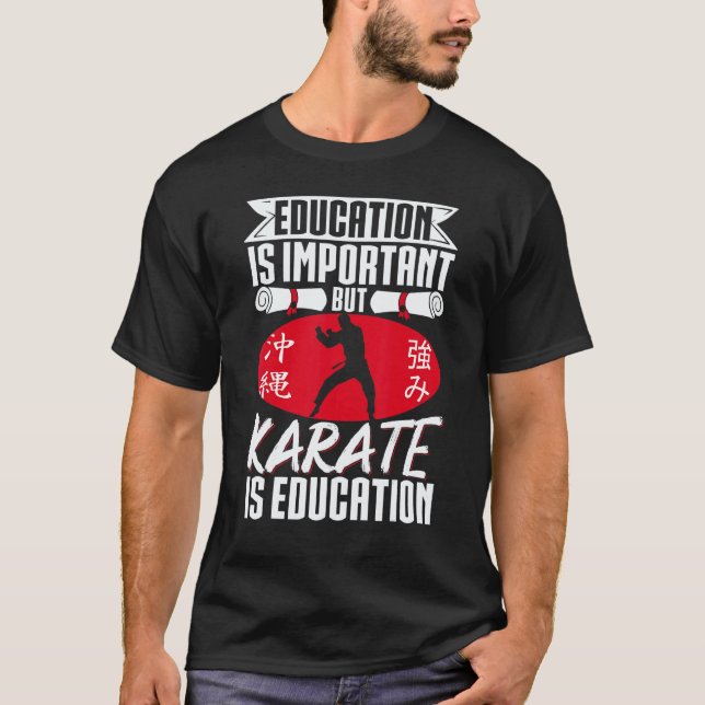 Klassisches Karate-Schwarzgurt-Gi-Uniform  Bildung T-Shirt (Vorderseite)