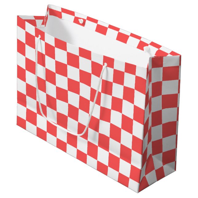 Klassisches korallenrotes Schachbrettmuster Große Geschenktüte (Vorderseite Schrägansicht)