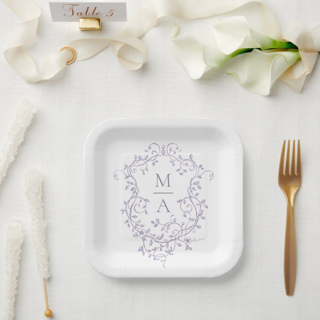 Klassisches Lavendel-Blumenwappen-Monogramm-Hochze Pappteller (Hochzeit)