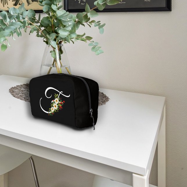 Klassisches Monogramm Anfangsbuchstabe rote Blume  Waschbeutel (Von Creator hochgeladen)