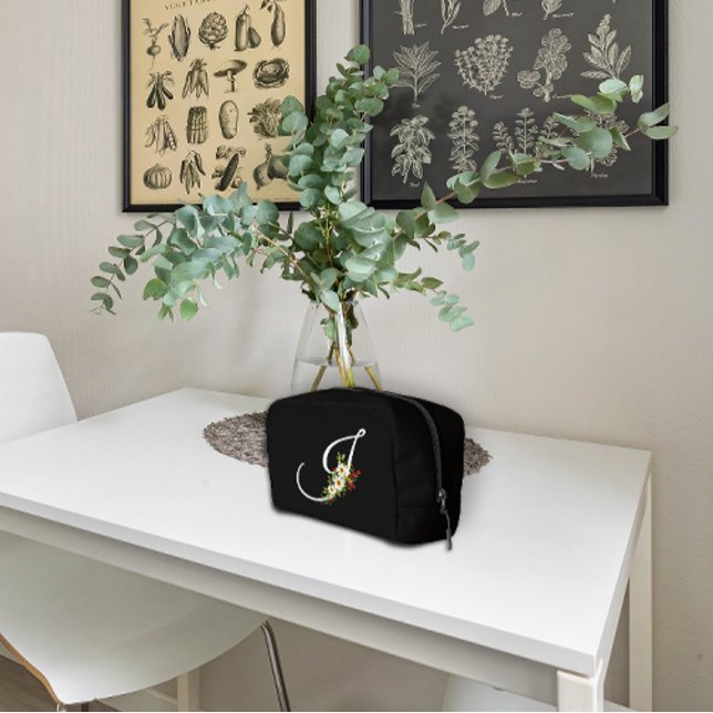 Klassisches Monogramm Anfangsbuchstabe rote Blume  Waschbeutel (Von Creator hochgeladen)