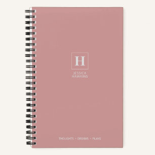 Klassisches Monogramm der Dusty-Rose Notizbuch
