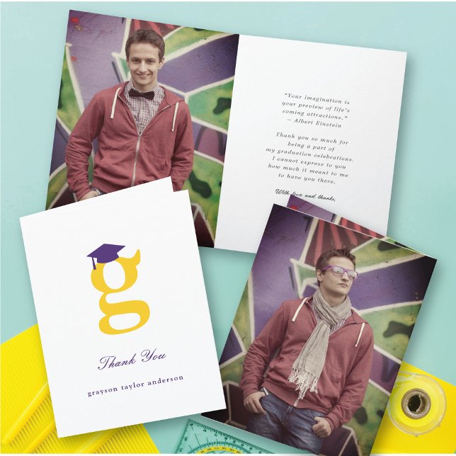 Klassisches Monogramm-G-Graduierungspapier Moderne Dankeskarte (Classic Graduate's Monogram G Graduation Cap Modern Photo Thank You Card @ zazzle.com/color_therapy)