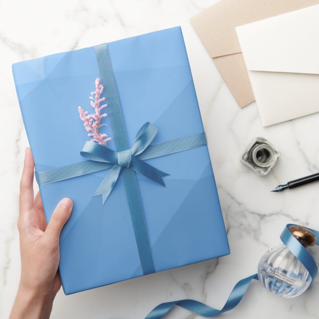 Klassisches Muster aus rotem, geometrischem Mesh Geschenkpapier (Schenken)