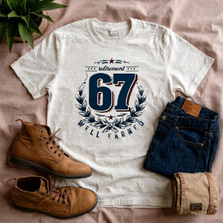Klassisches Rentner-67-T-Shirt – Vintage-Abzeichen Tri-Blend Shirt