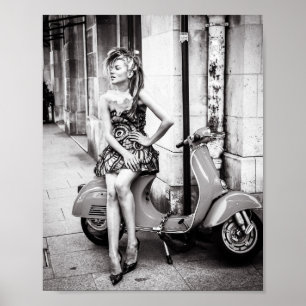 Klassisches Roller-Plakat Mädchen Paris Frankreich Poster