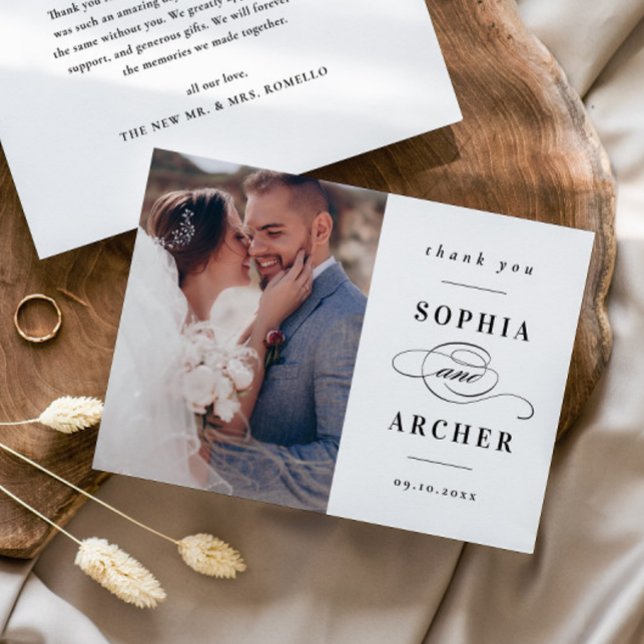 Klassisches Schwarz-Weiß-HochzeitsFoto Dankeskarte (Elegant Black and White Type Photo Wedding Thank You Card.)