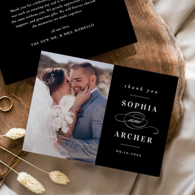 Klassisches Schwarz-Weiß-HochzeitsFoto Dankeskarte (Elegant Type Black and White Photo Wedding Thank You Card.)