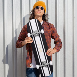 Klassisches Schwarz-weißes Racing Stripes Gold Mon Skateboard