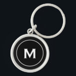 Klassisches Schwarzes Monogramm Schlüsselanhänger<br><div class="desc">Personalisiert Classic Black Mit Monogramm Schlüsselanhänger Monogram Initial Schwarz-weiß. Perfekt als Feriengeschenk,  Familienfavoriten,  Dankeschön für Trauzeugen und Geschenk für alle besondere Anlässe.</div>