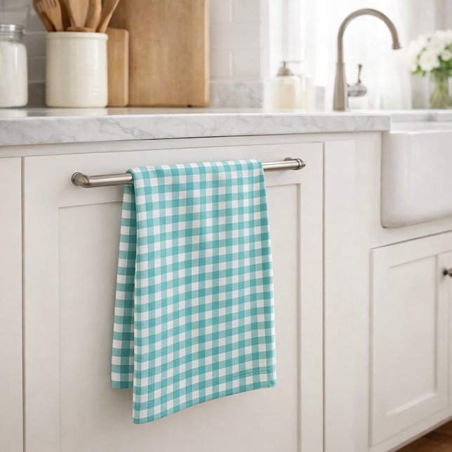 Klassisches Teal- und Weiß-Gingham-Muster Farmhous Geschirrtuch (A kitchen towel featuring a gingham plaid pattern done in teal and white.)