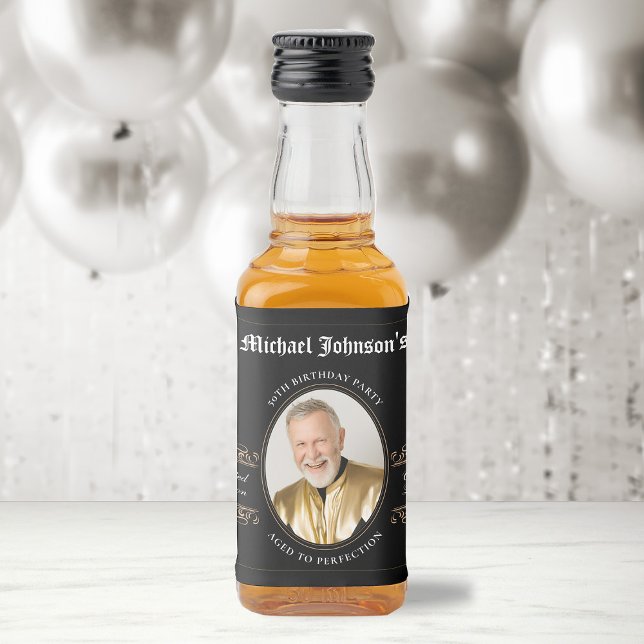 Klassisches Vintages Alter bis Perfektion 50. Gebu Alkoholflaschenetikett (Classic Vintage Aged to Perfection 50th Birthday Liquor Bottle Label)