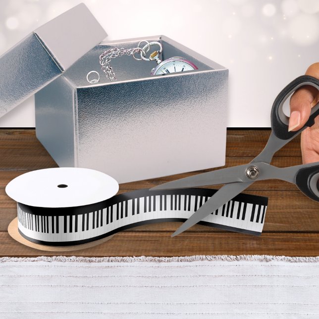 Klaviertasten Musik als Schwarz-weiße Tastatur Satinband (A stylish roll of ribbon with black and white piano keys design, for gift wrapping and crafting)