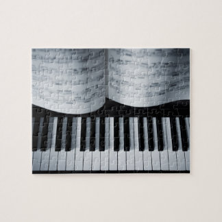 Klaviertasten und Musikbuch Puzzle