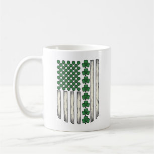 Kleeblatt-amerikanische Flagge Vintage-Vektordesig Kaffeetasse