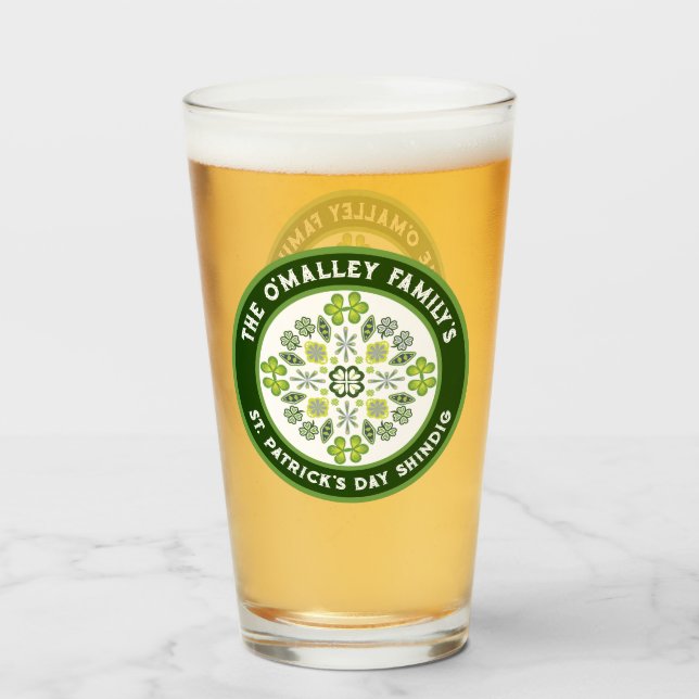 Kleeblatt Mandala St. Patrick's Day Family Party Glas (Vorne (Gefüllt))