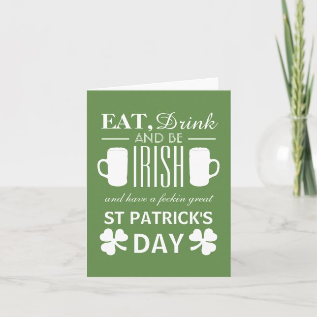 Kleeblatt und Bier Irish St Patrick's Day Karte (Vorderseite)