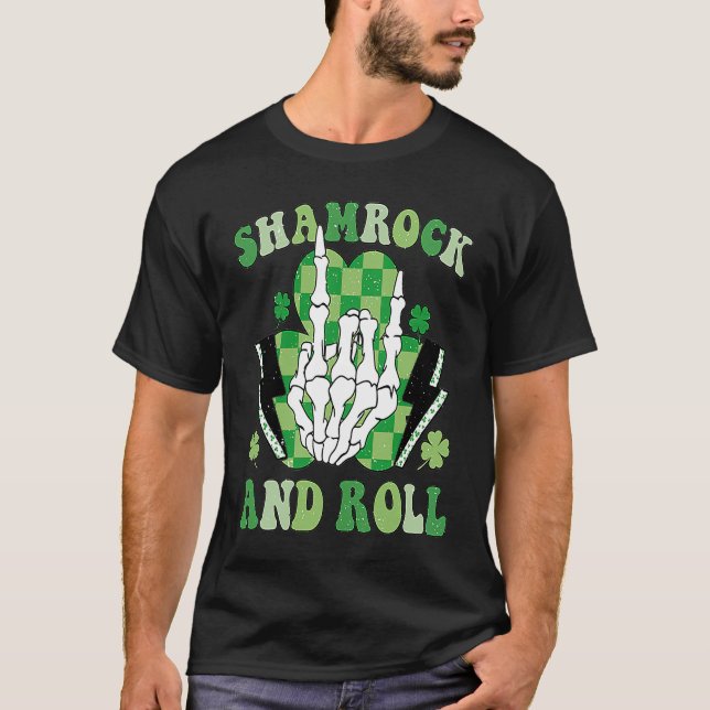 Kleeblatt und Roll Skeleton Retro St Pattys Patric T-Shirt (Vorderseite)