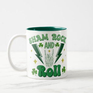 Kleeblatt und Roll St Patrick's Day Zweifarbige Tasse