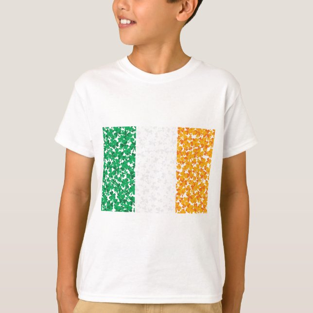 Kleeblätter in einer Flagge T-Shirt (Vorderseite)