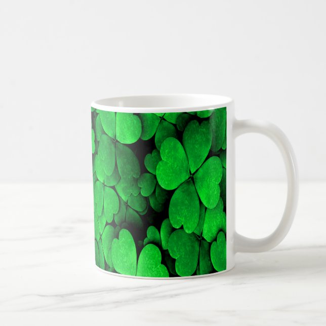 Kleeblätter und Herz St. Patrick's Day Green Kaffeetasse (Rechts)