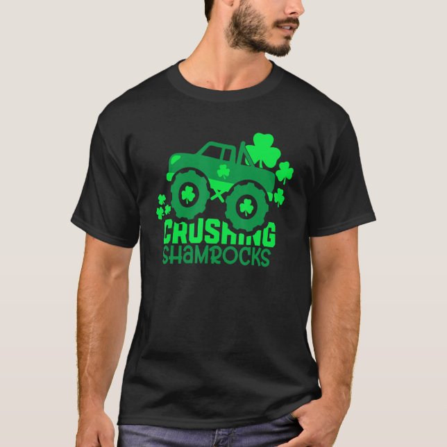 Kleeblätter zerschlagen Monster Truck Irish St Pat T-Shirt (Vorderseite)
