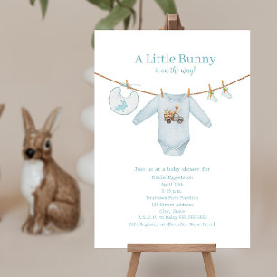 Kleider für kleines Osterhasen-Häschen in Blau, Ba Einladung