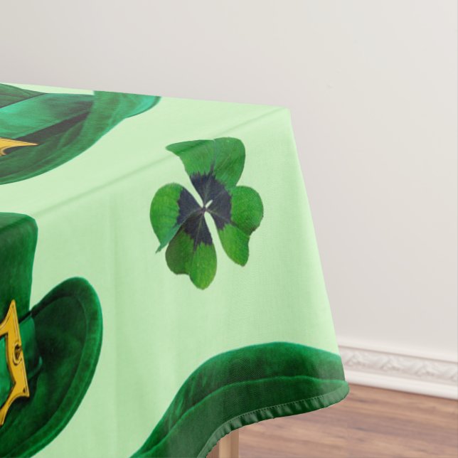 Kleider und Kehlkopfhühner Tischdecke (Beispiel)