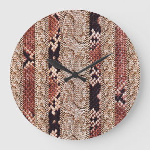 Kleiderstruktur, geometrisches Schlangenmuster. Große Wanduhr