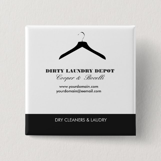 Kleidung im Schrank Haus Organisieren Mode auf Wei Button (Vorderseite)