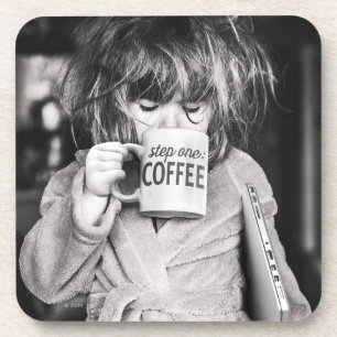 Kleine Girl Drink Kaffee Getränkeuntersetzer