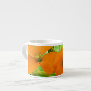 Kleine helle orange Wildblumen Espressotasse