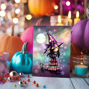 Kleine Katzenliebhaber-Halloween-Hexe und schwarze Karte