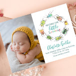 Kleine Liebe Bug Baby Announcement Foto Card Dankeskarte<br><div class="desc">Für eine wirklich personalisierte Touch ist unsere Dankeschön/Birth Announcement Card die perfekte Wahl für Ihre Babyduschgäste. Mit einem herzzerwärmenden Design von Aquarellkäfer, die den Skripttext "Welcome Our Little Lovebug" umrahmen, verdoppelt sich diese Karte als Geburtsankündigung und macht sie zu einem unvergesslichen Sake für Freunde und Familie. Mit Platz für ein...</div>