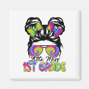 Kleine Mädchen der 1. Klasse ck zur Schule unorden Magnet