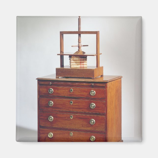 Kleine Mahagoni-Kommode von Sheraton Magnet (Vorne)