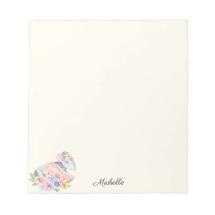 Kleine Maus halten floralen Notepad IHRER Name Notizblock