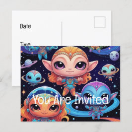 Kleine mehrfarbige Außerirdischen im Weltraum Einladungspostkarte