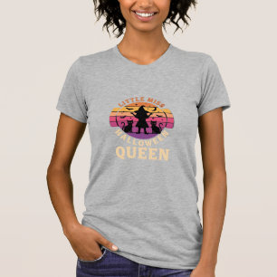 Kleine Miss Halloween Königin Hexe Katze Design_1 T-Shirt