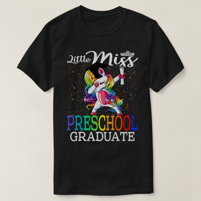 Kleine Miss Vorschool Graduate Unicorn T-Shirt (Design vorne)