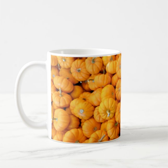 Kleine Orange Fall Harvest Pumpkins Kaffeetasse (Links)