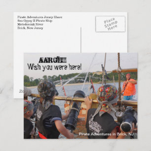 Kleine Piraten auf Piratenschiff Postkarte