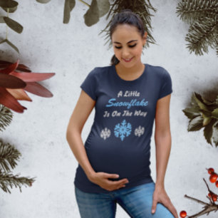 Kleine Schneeflocke auf dem T - Shirt