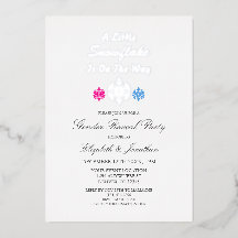 Kleine Schneeflocke auf dem Weg zur Aufdeckung des