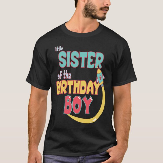 Kleine Schwester der Weltraumrakete von Birthday T-Shirt (Vorderseite)