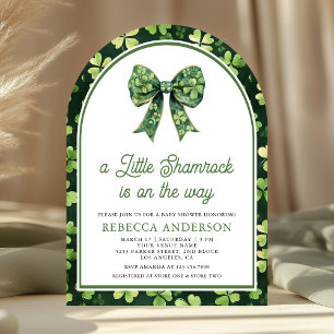 Kleine Shamrock-Grünbogen-Baby-Party Einladung