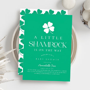 Kleine Shamrock Moderne Grüne Babyparty Einladung