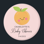 Kleine Süsse Babydusche Magnet<br><div class="desc">Eine kleine Süsse befindet sich auf dem Weg zur Babydusche mit einem zauberhaften,  orangefarbenen Set auf einem hellrosa Hintergrund. Besuchen Sie unseren Shop und sehen Sie sich unsere kleine Süsse Design Kollektion an.</div>